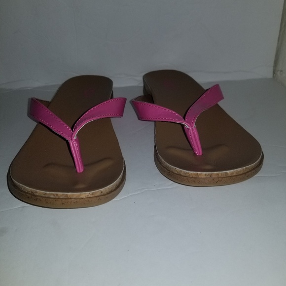 Ugg sandals flip flop size 4 - Picture 2 of 6